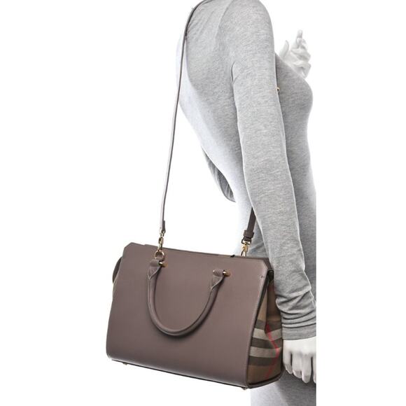 Burberry Tote Bag NWT - Picture 11 of 11